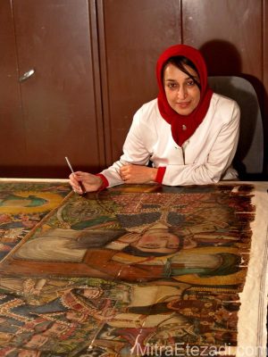دکتر میترا اعتضادی در حال درمان اثر